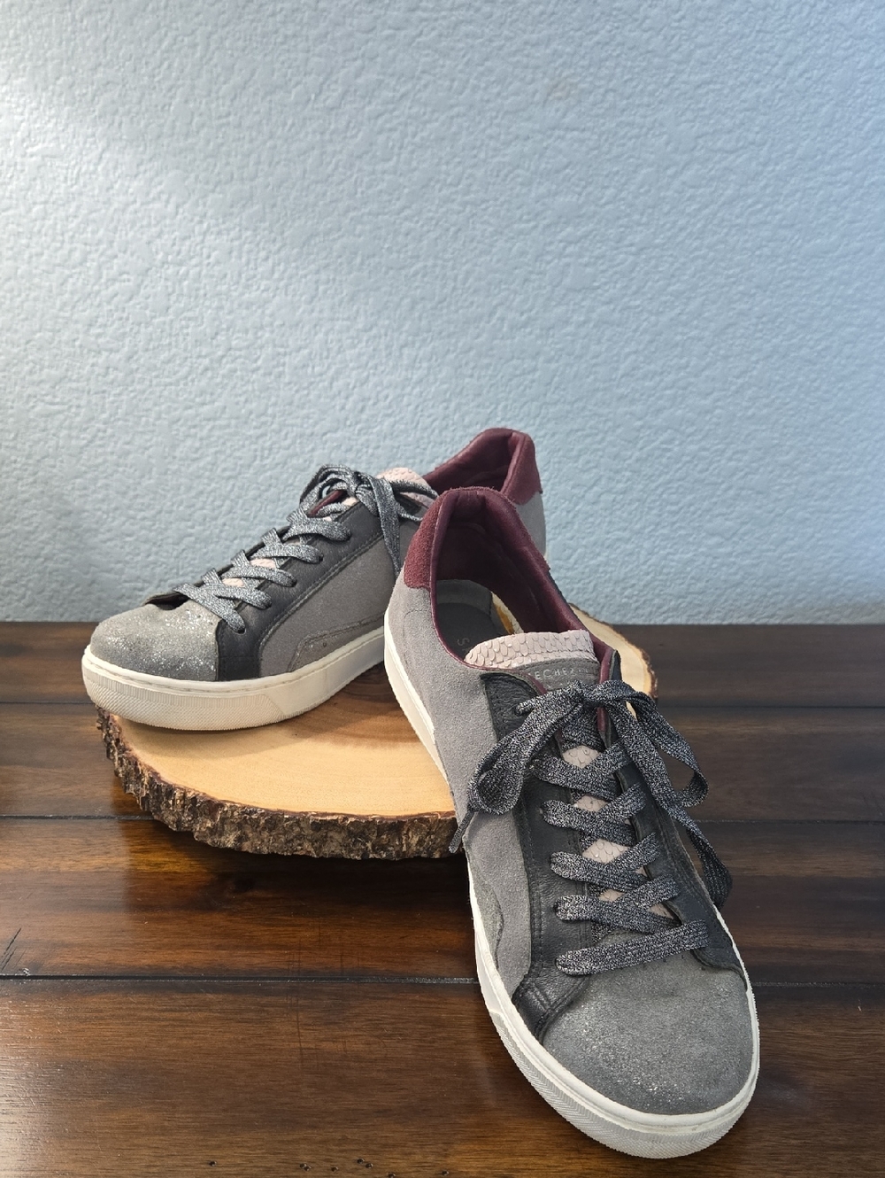 SKECHER Street Leather Gray Glitter Burgundy Trim Low-Top Sneakers SZ 10